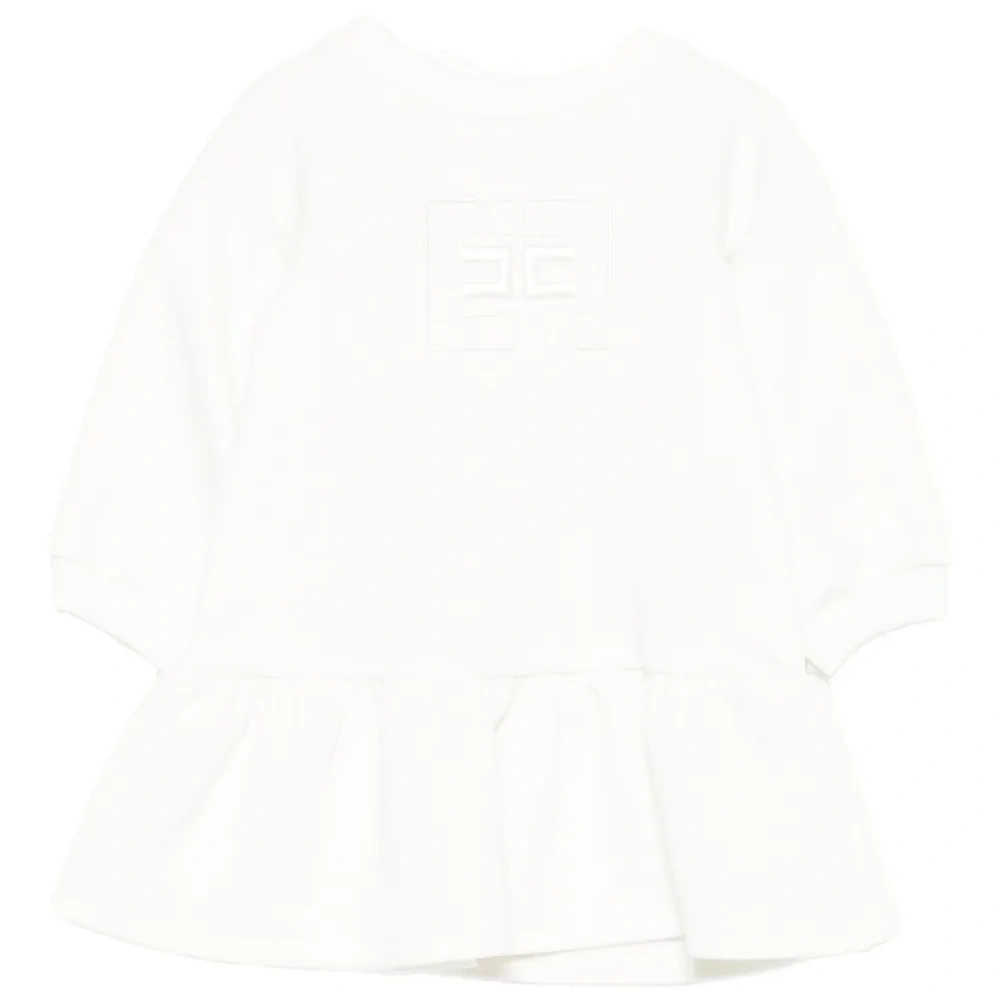 платье с вышитым логотипом