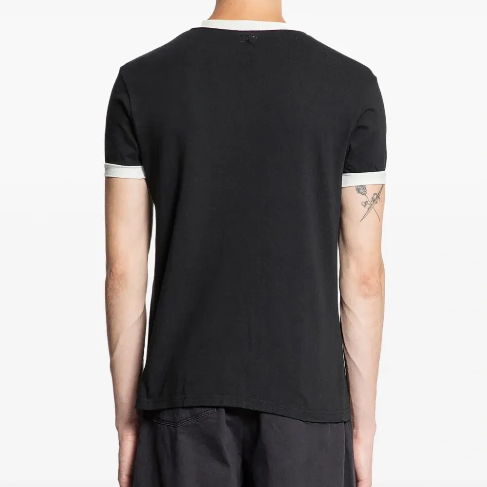 Футболка с контрастной окантовкой