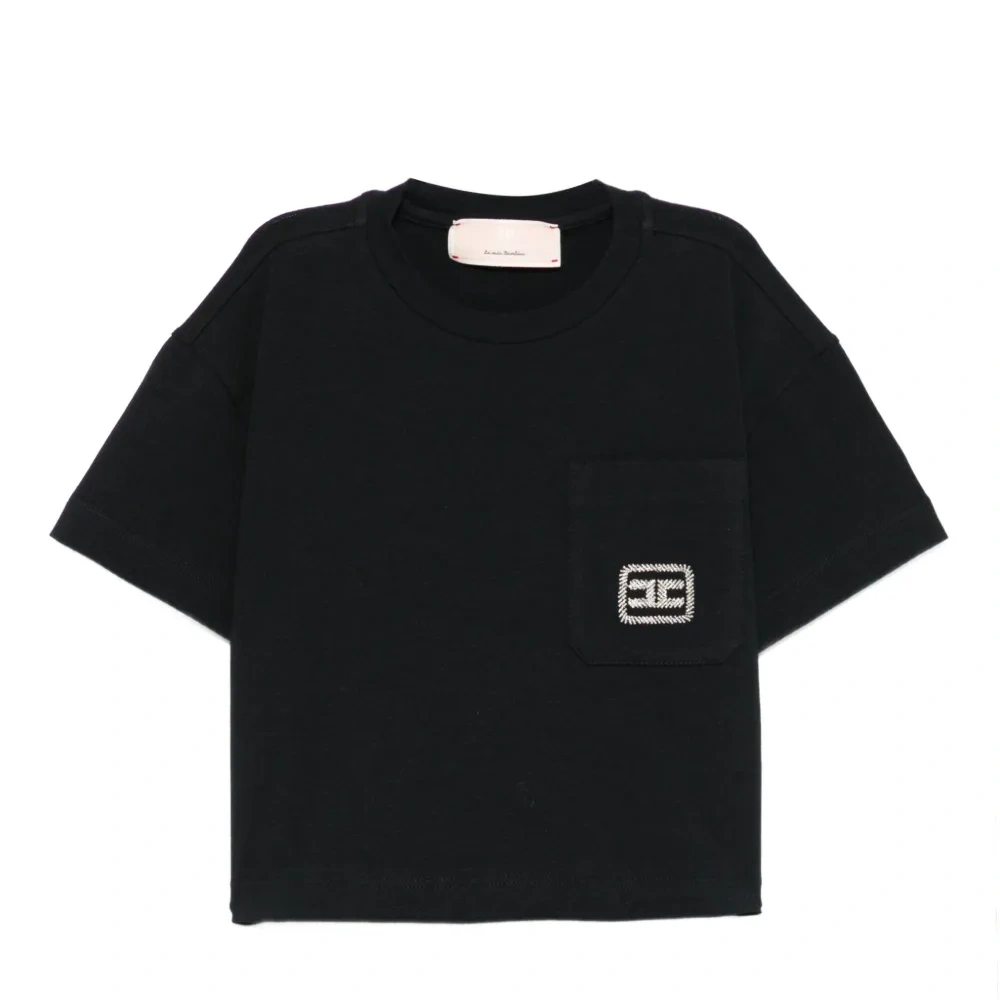 футболка с вышитым логотипом