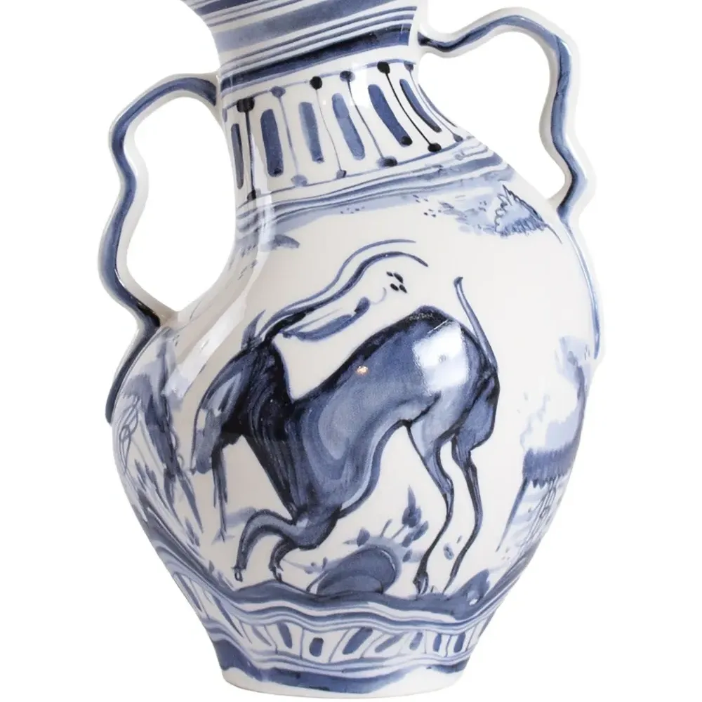 Фарфоровая ваза