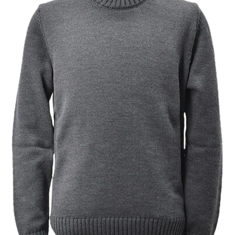 Вязаный свитер с круглым вырезом