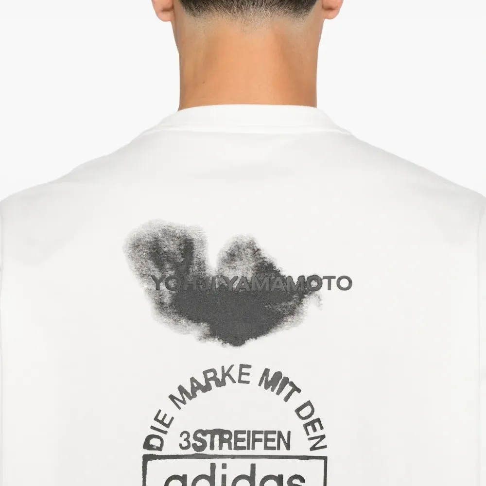 Футболка с круглым вырезом