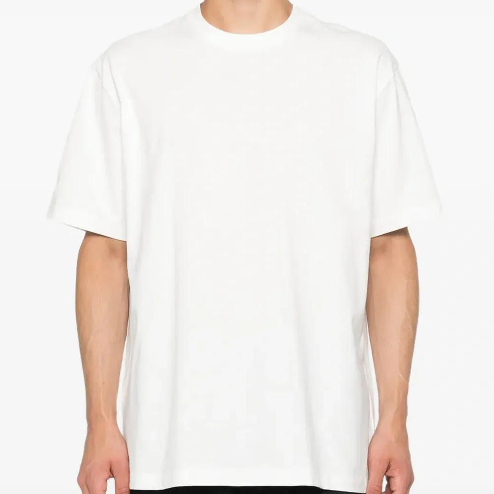 Футболка с круглым вырезом