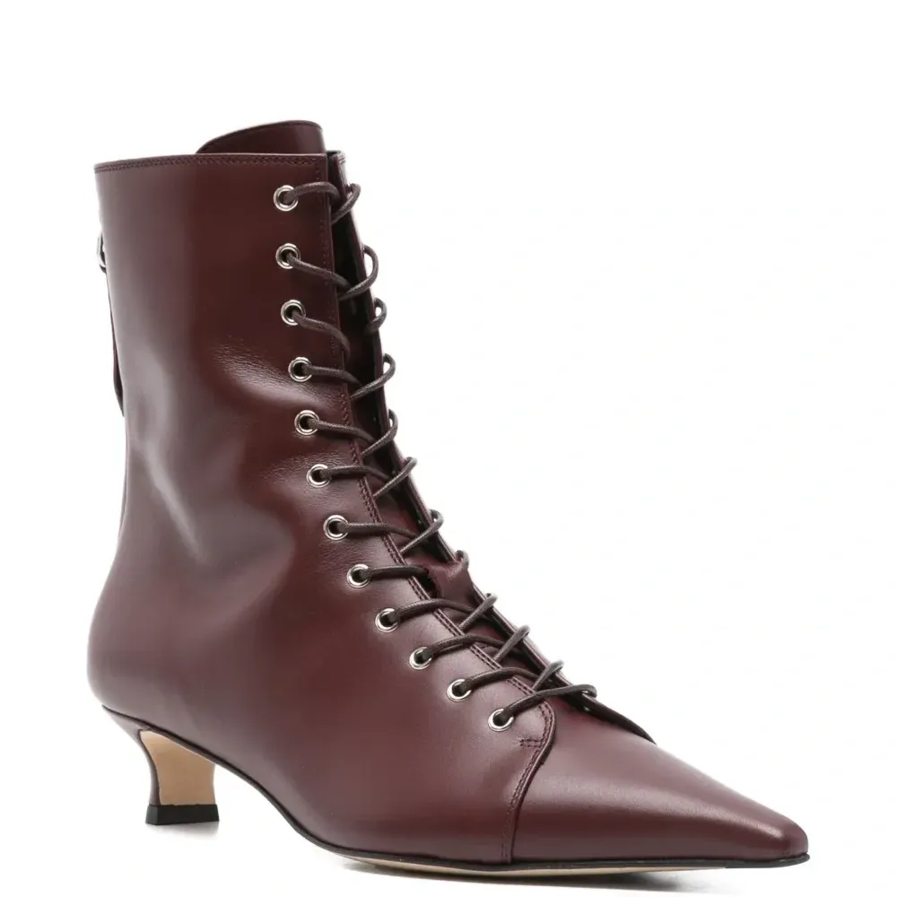 Ботильоны на шнуровке с заостренным носком