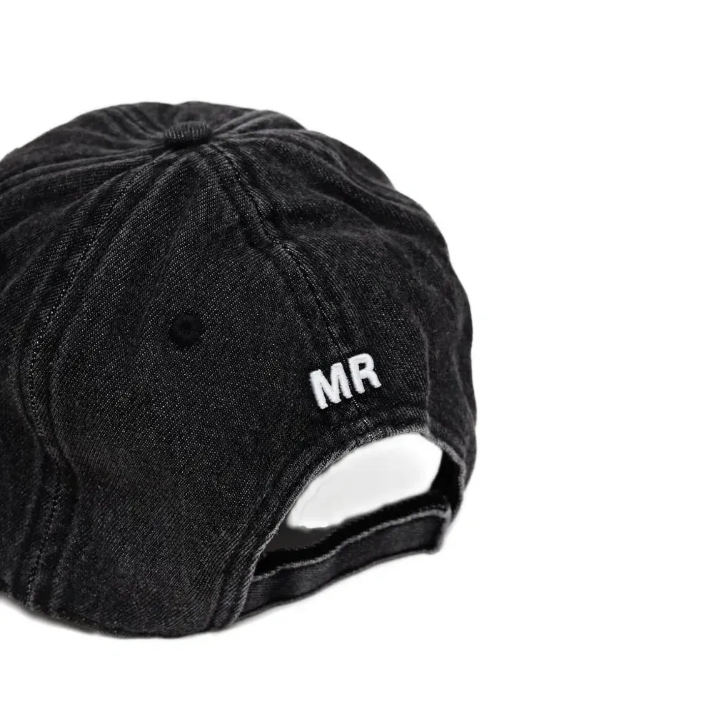 Джинсовая кепка с вышитым логотипом