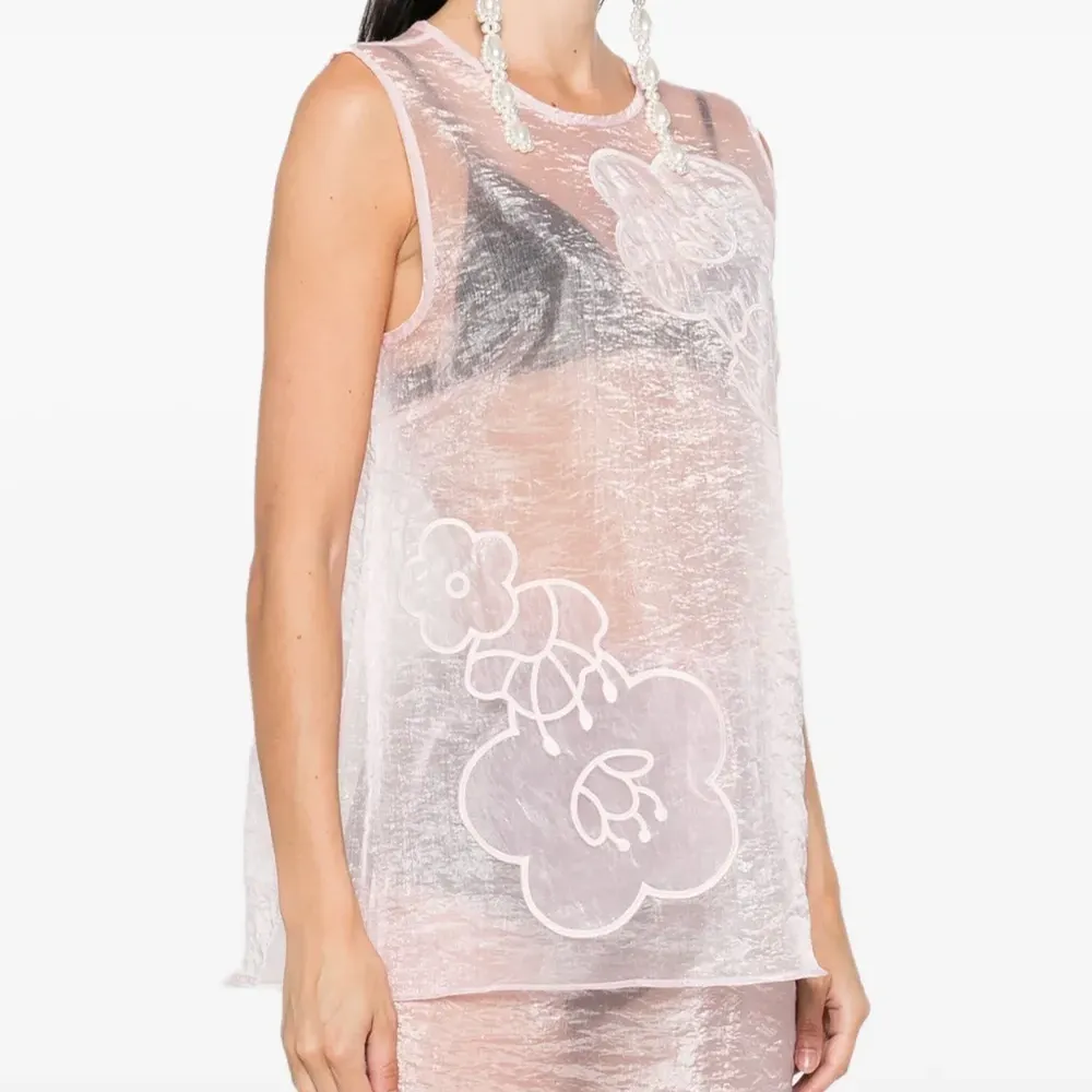 Декорированный топ без рукавов