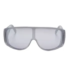 Солнцезащитные очки в прямоугольной оправе