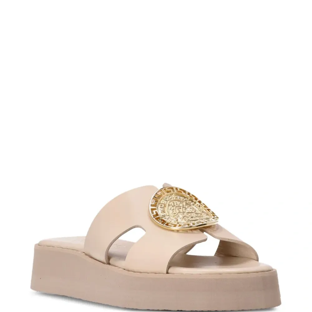 Сандалии на платформе Сандалии на платформе