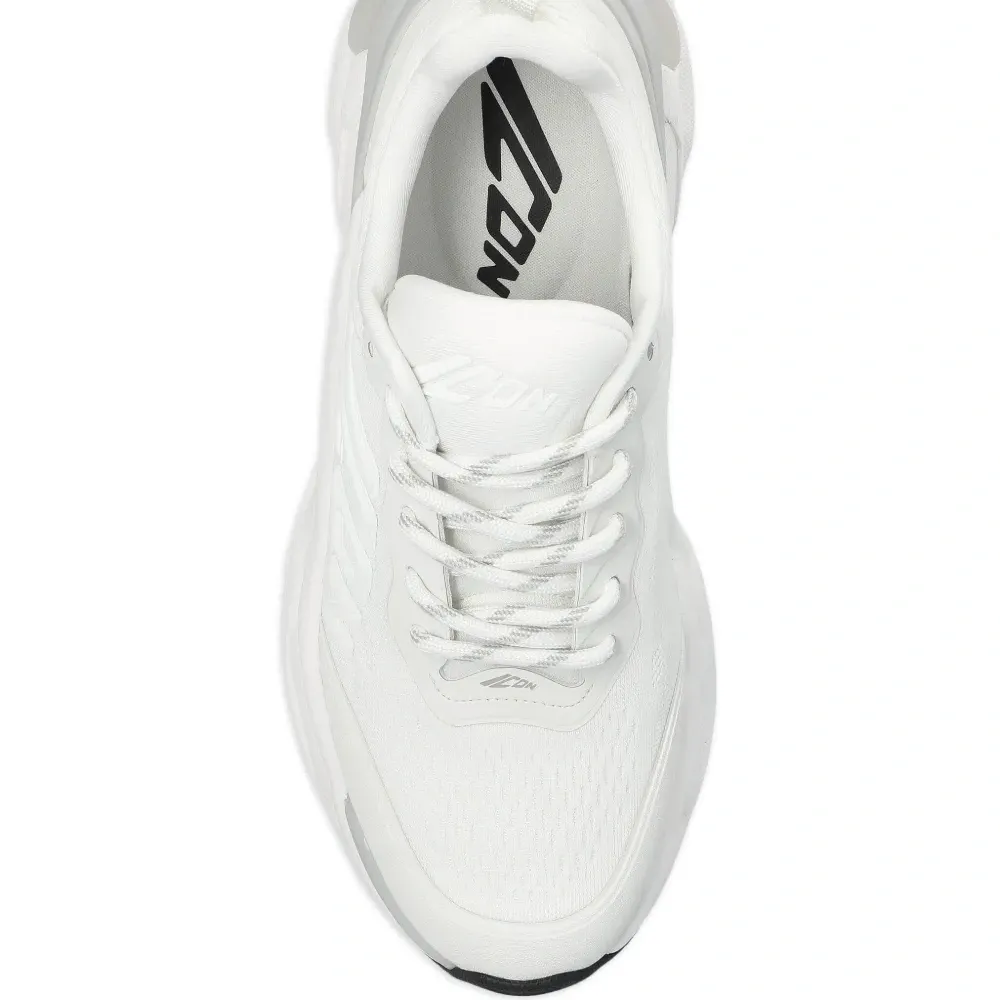 Кроссовки с тисненым логотипом