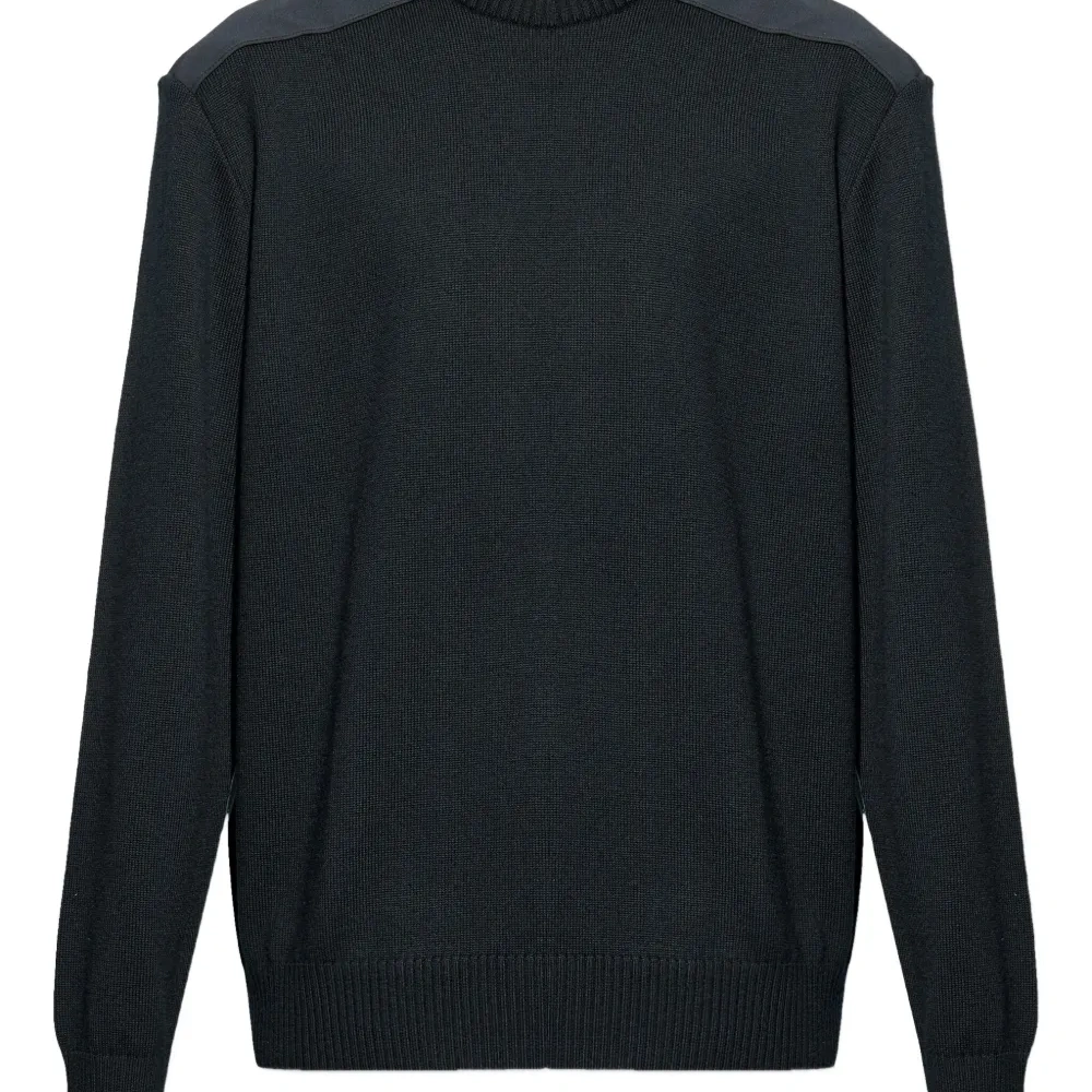 Шерстяной свитер с нашивками на плечах