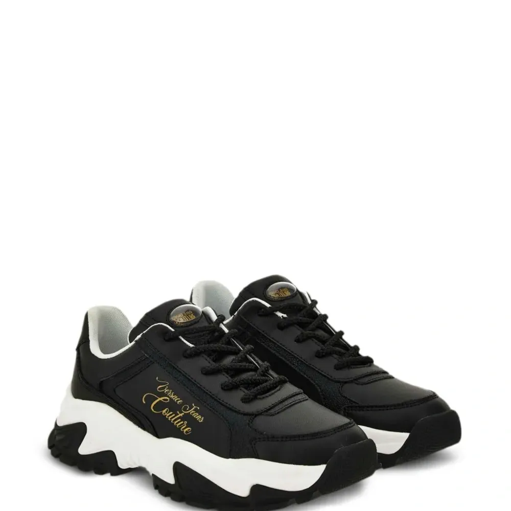 Массивные кроссовки с логотипом