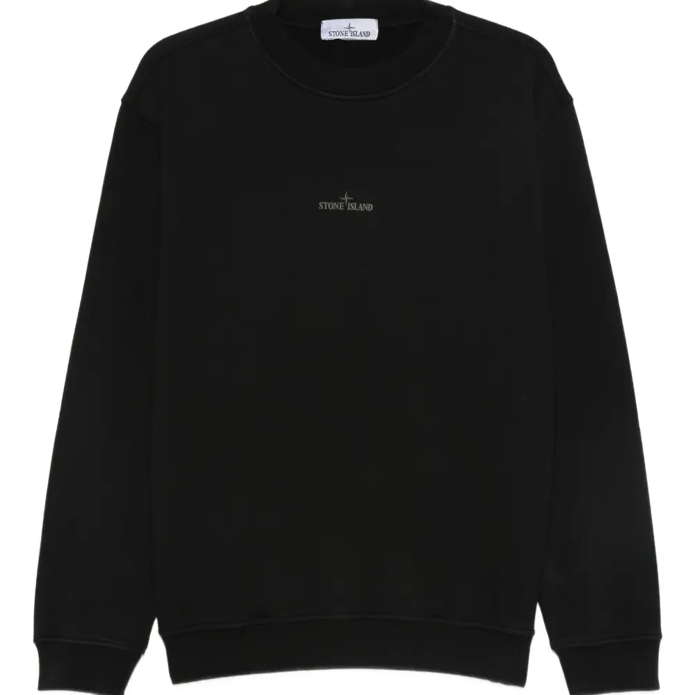 Толстовка с вышитым логотипом