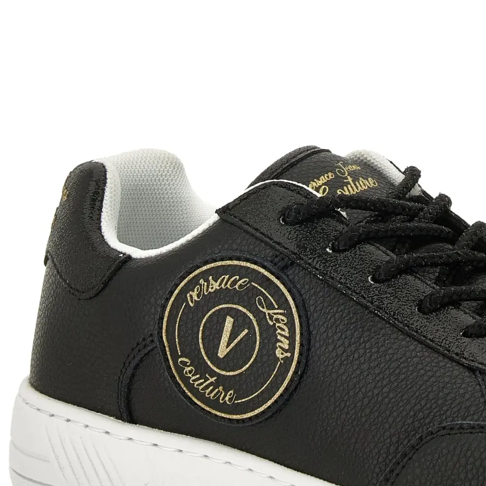 Кеды с нашивкой-логотипом