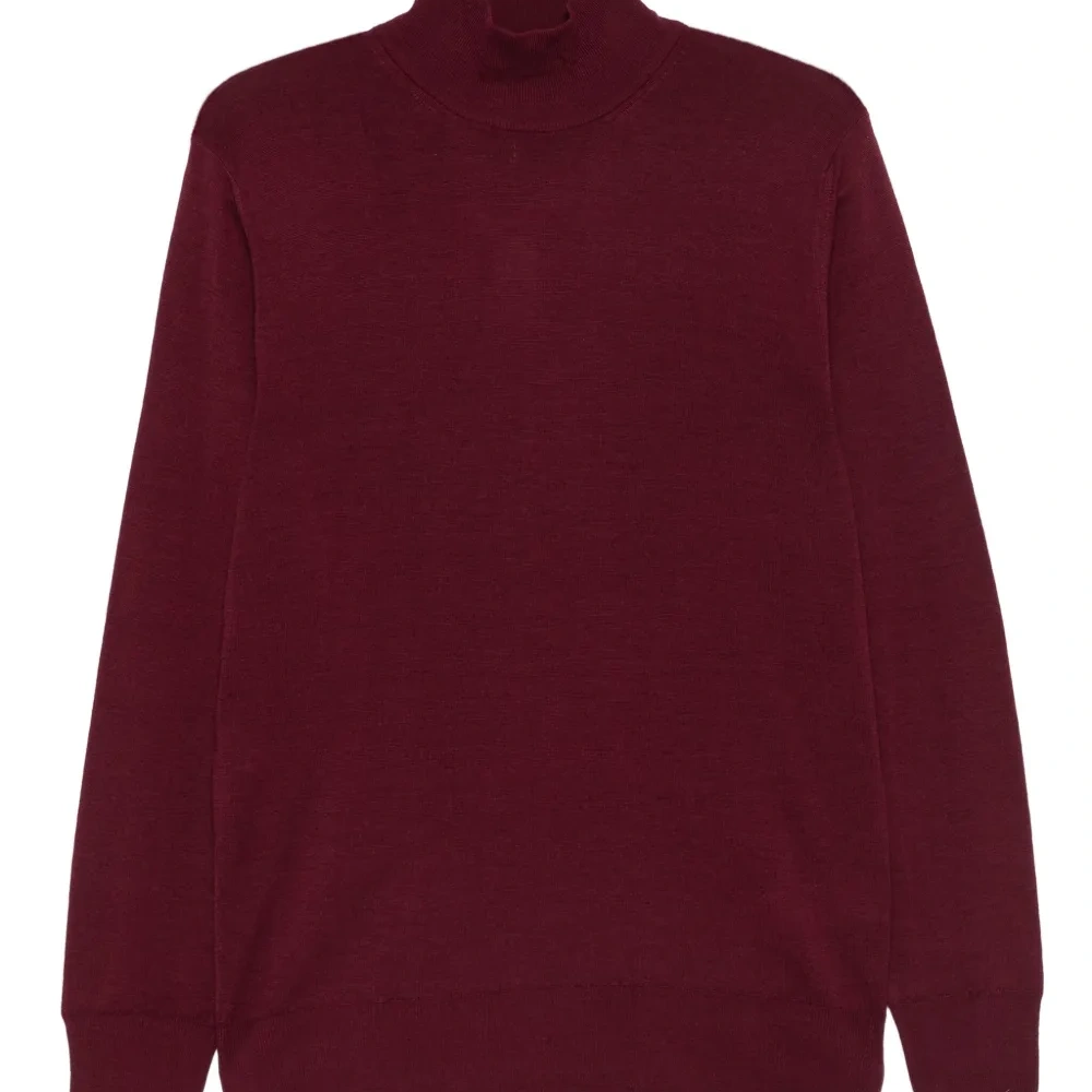 Шерстяной свитер с высоким воротником