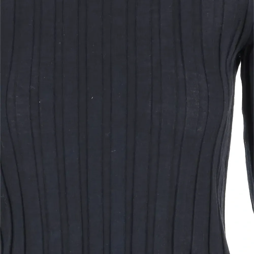 Свитер в рубчик с круглым вырезом Свитер в рубчик с круглым вырезом