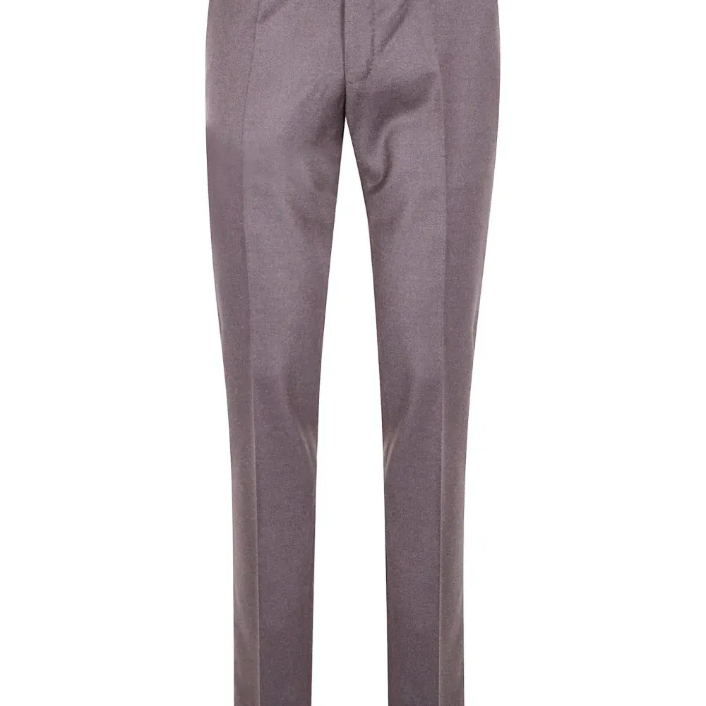 брюки с карманами