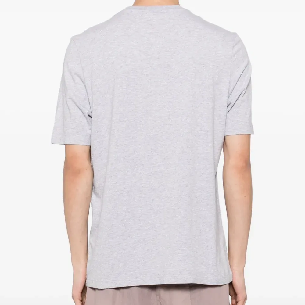 Футболка с нашивкой Футболка с нашивкой