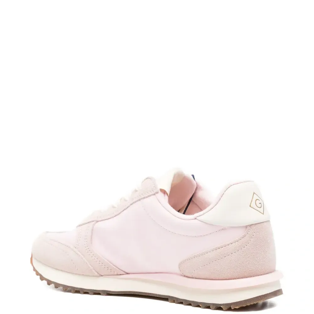 Кроссовки с вышитым логотипом