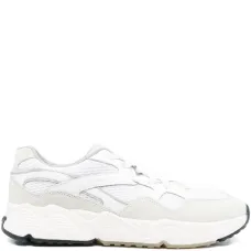 Кроссовки на шнуровке