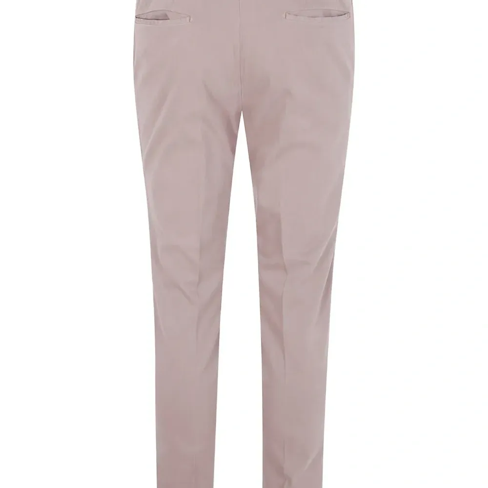 брюки с карманами