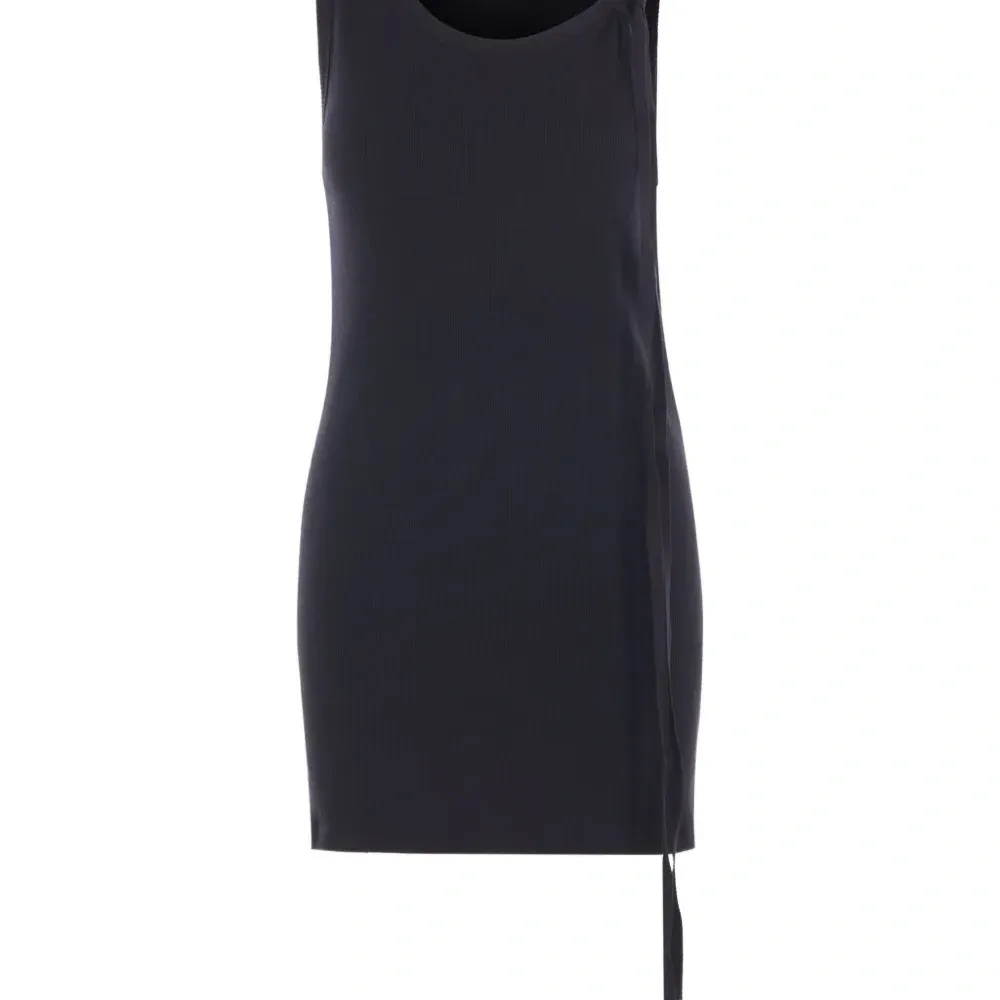 Платье облегающего кроя