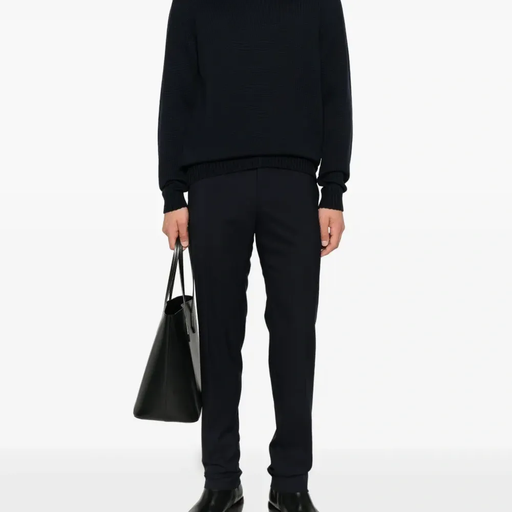 Брюки без защипов