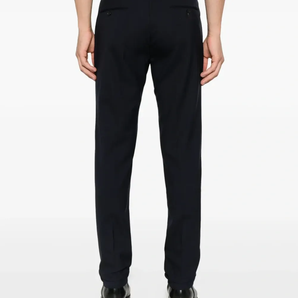 Брюки без защипов