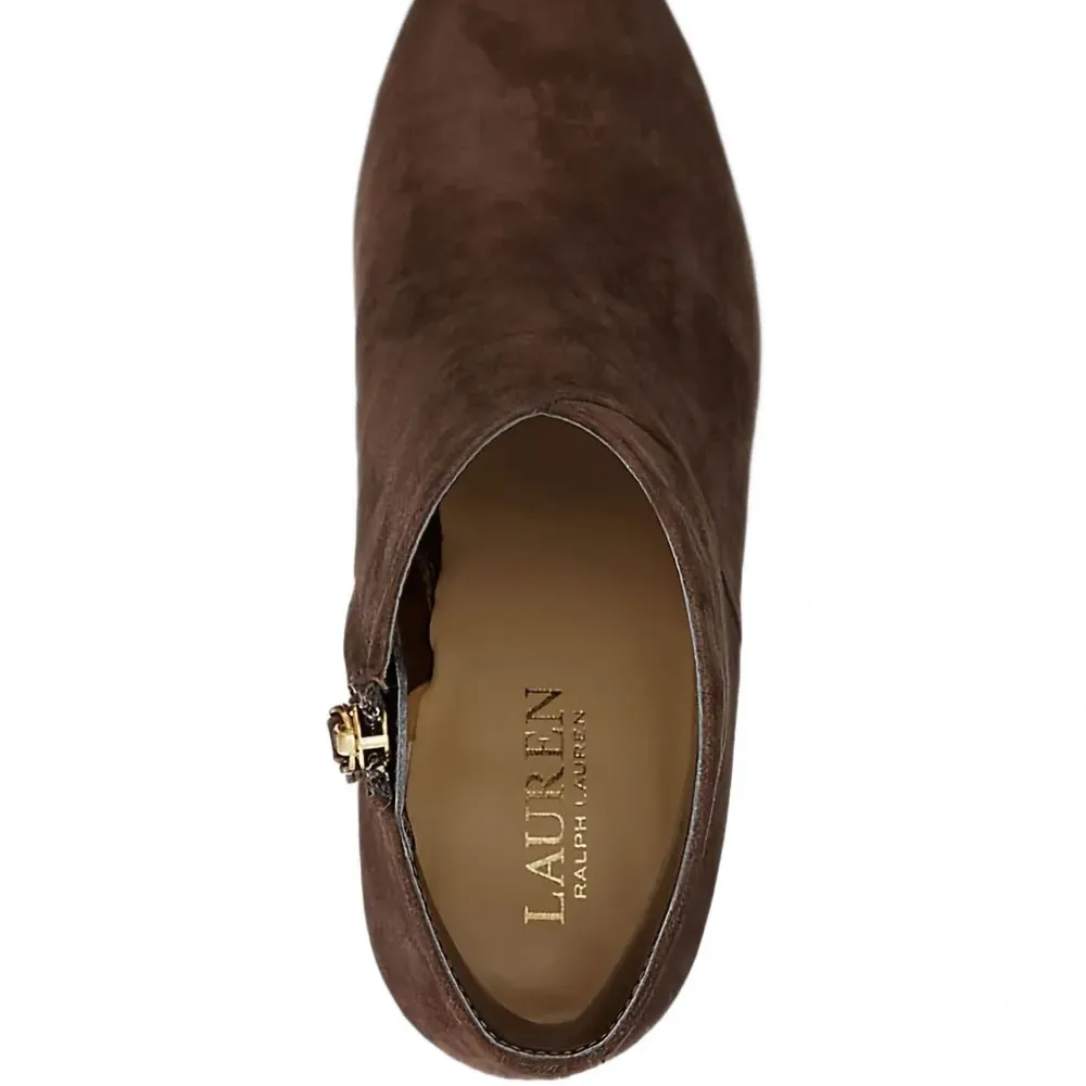 Ботинки на шнуровке Ботинки на шнуровке