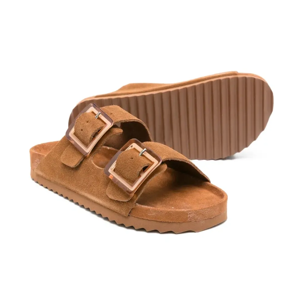 Сандалии с пряжками