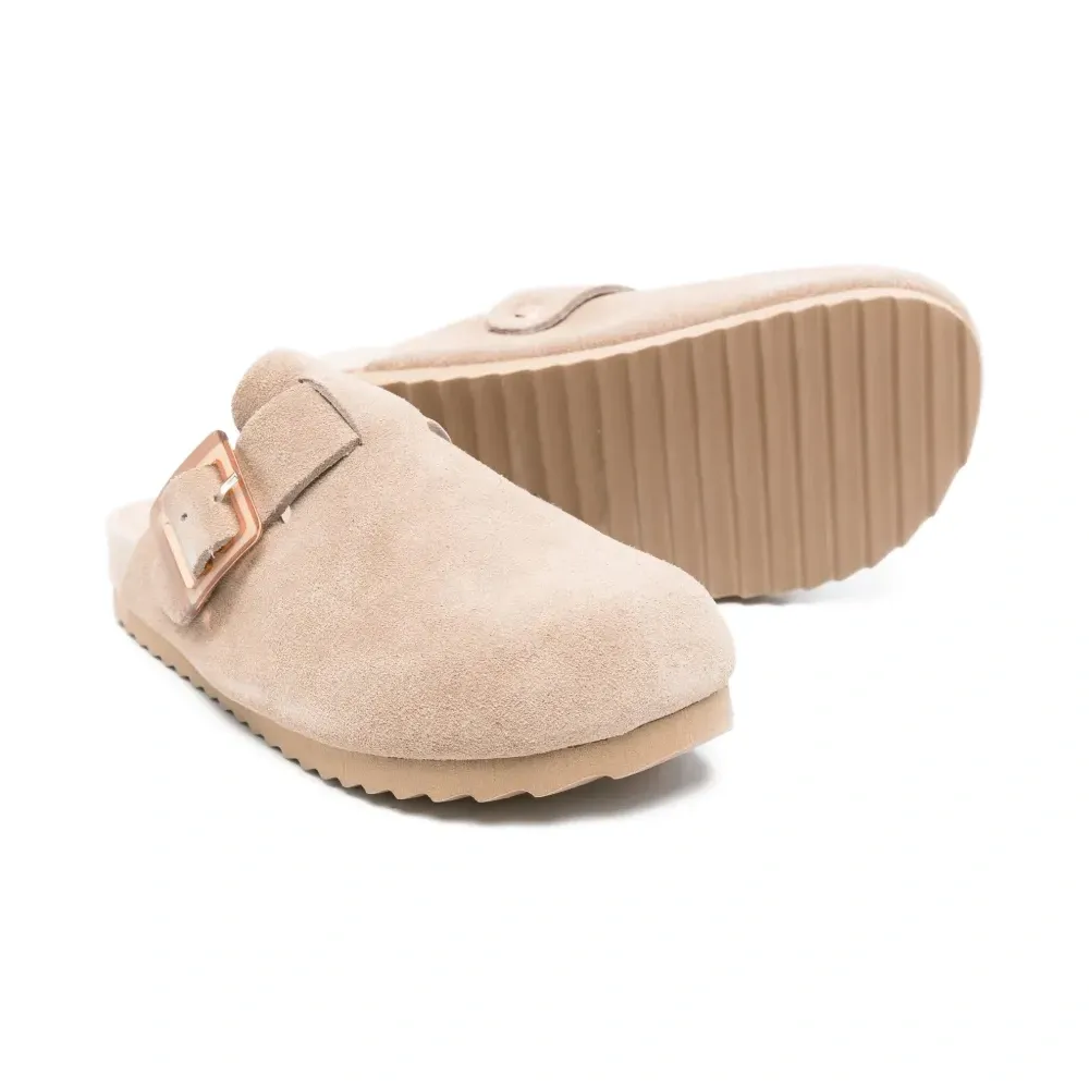 Слиперы с пряжкой