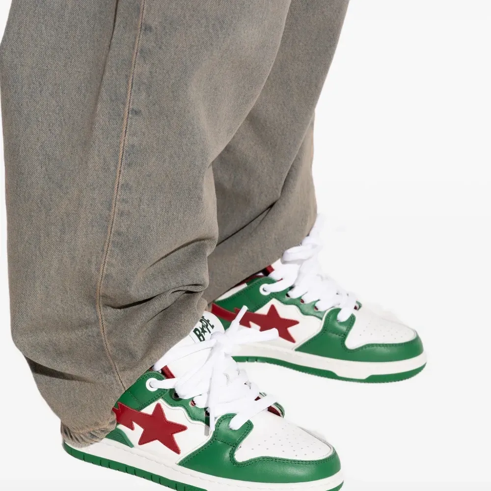 Кеды с нашивкой