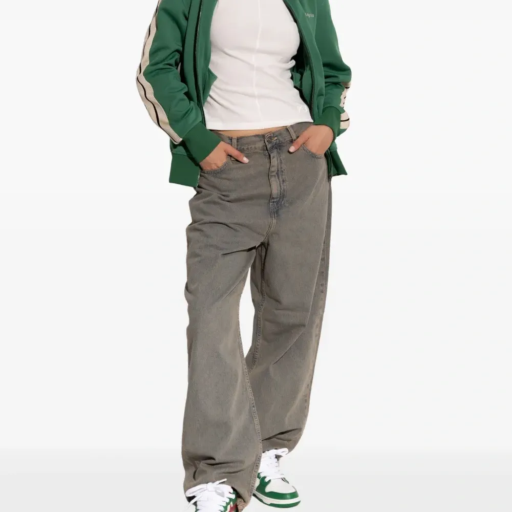 Кеды с нашивкой