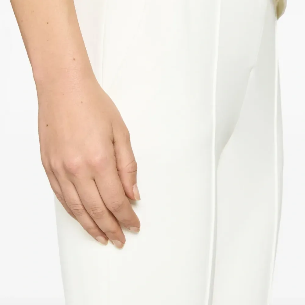 расклешенные джинсы