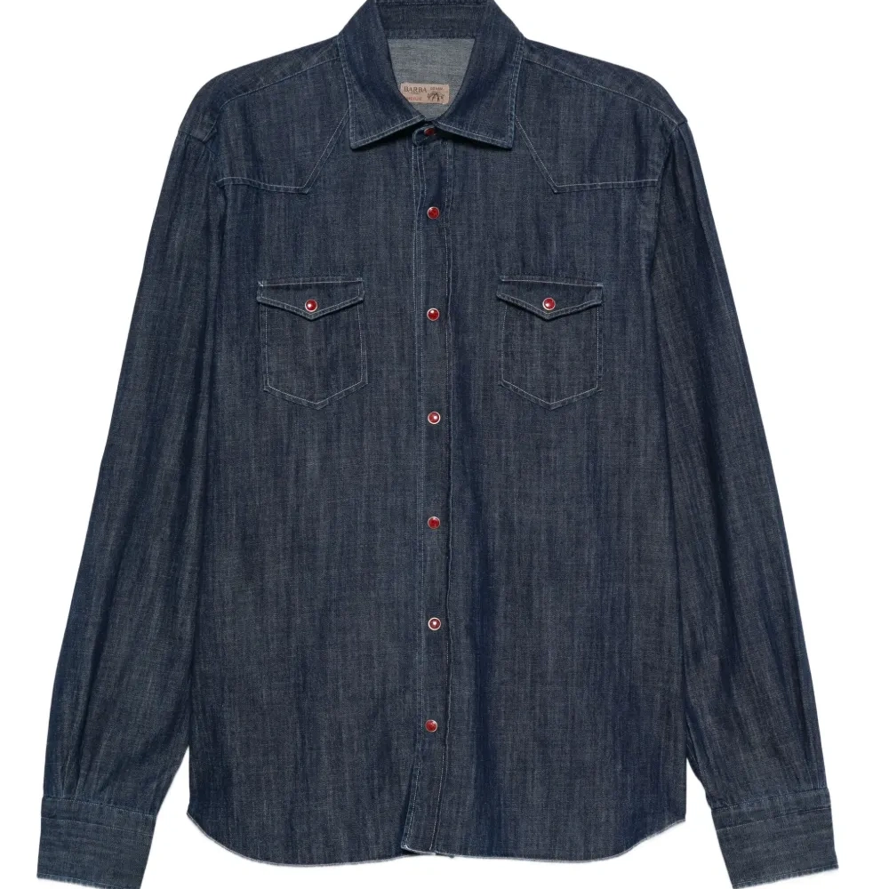 Джинсовая рубашка с нагрудным карманом