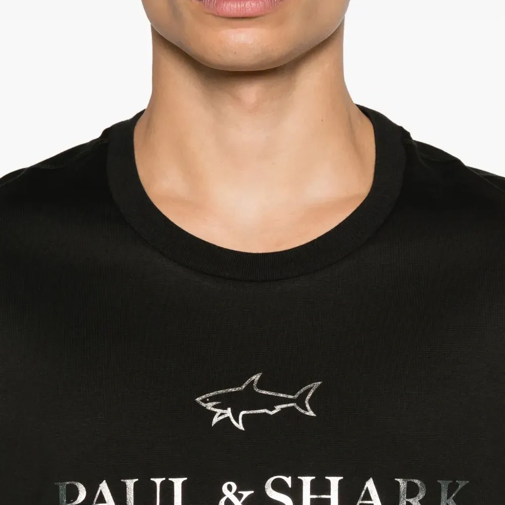 Футболка с логотипом