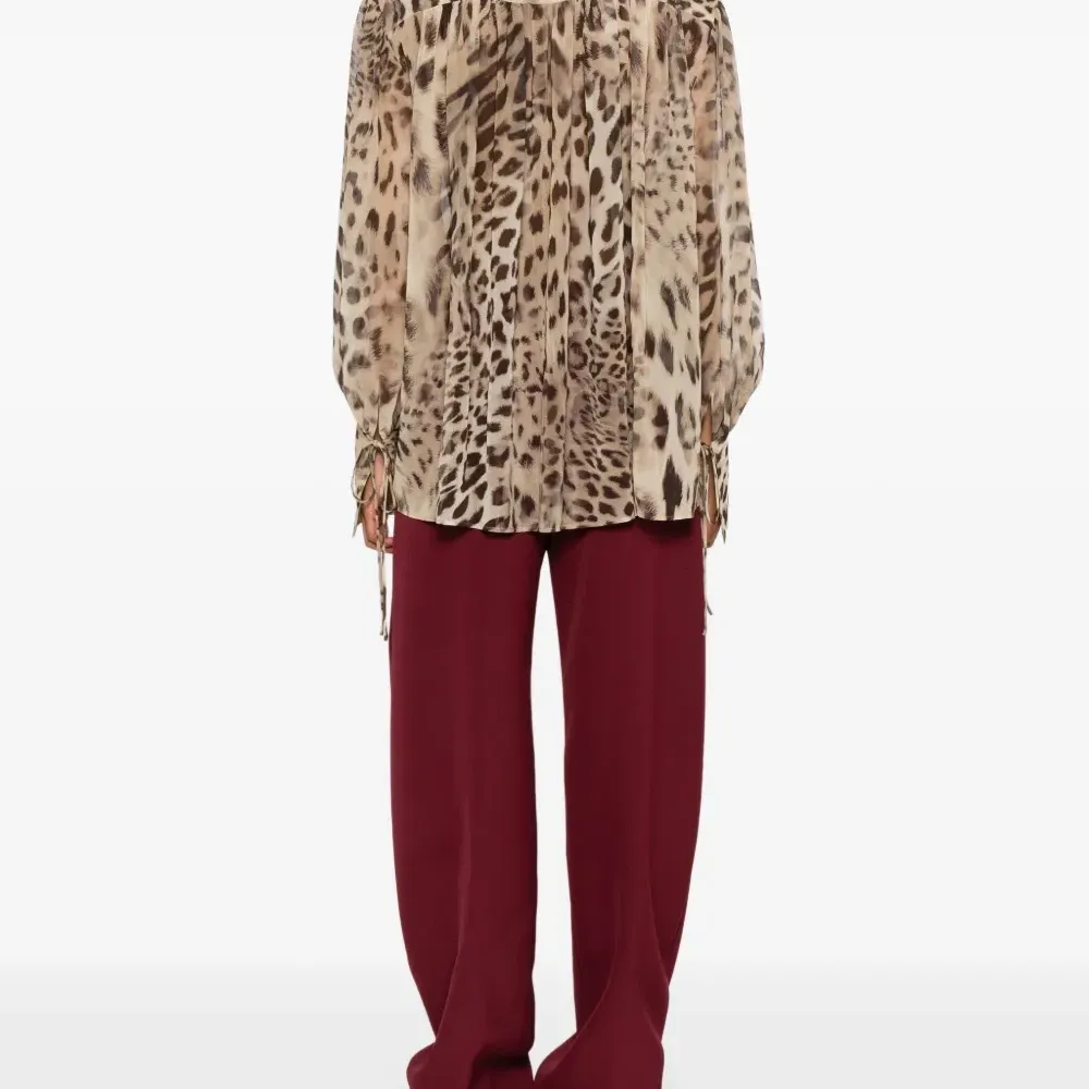 Блузка с леопардовым принтом