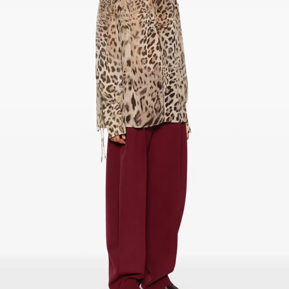 Блузка с леопардовым принтом