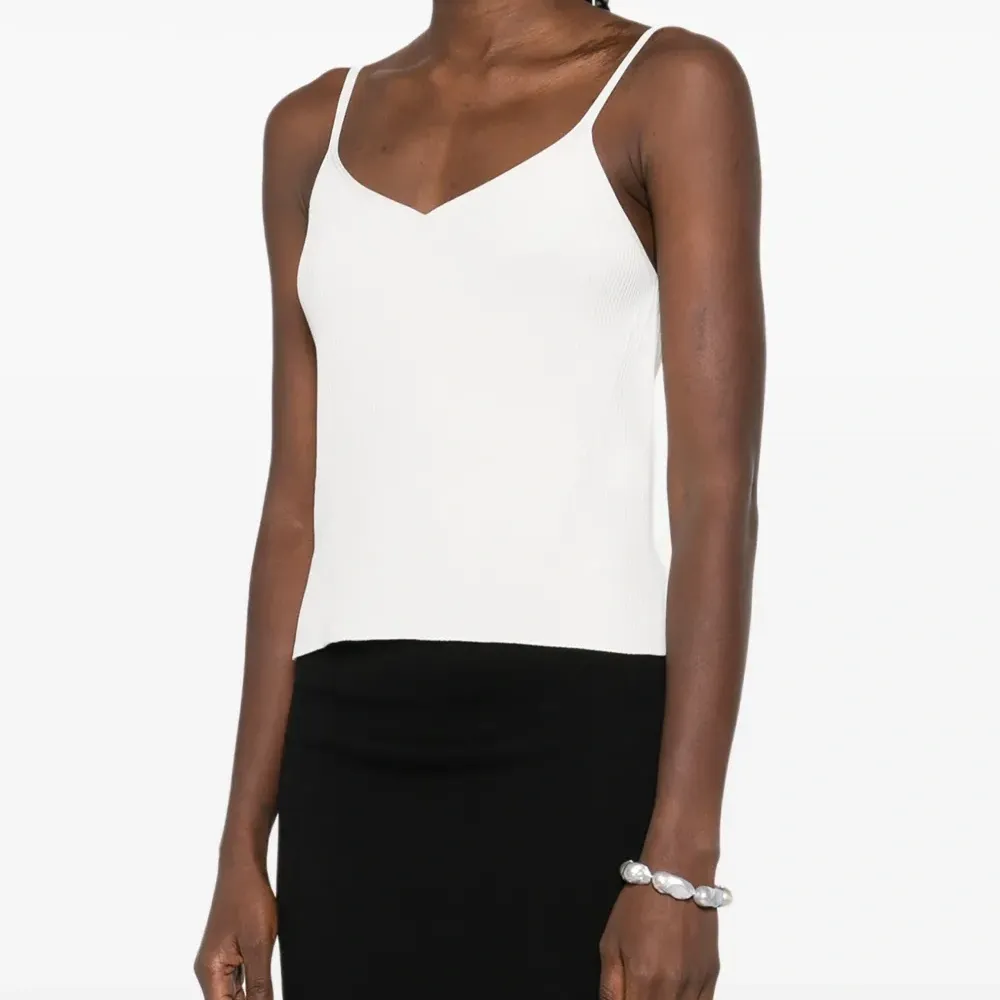 Топ без рукавов