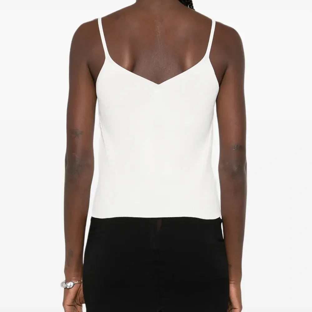 Топ без рукавов