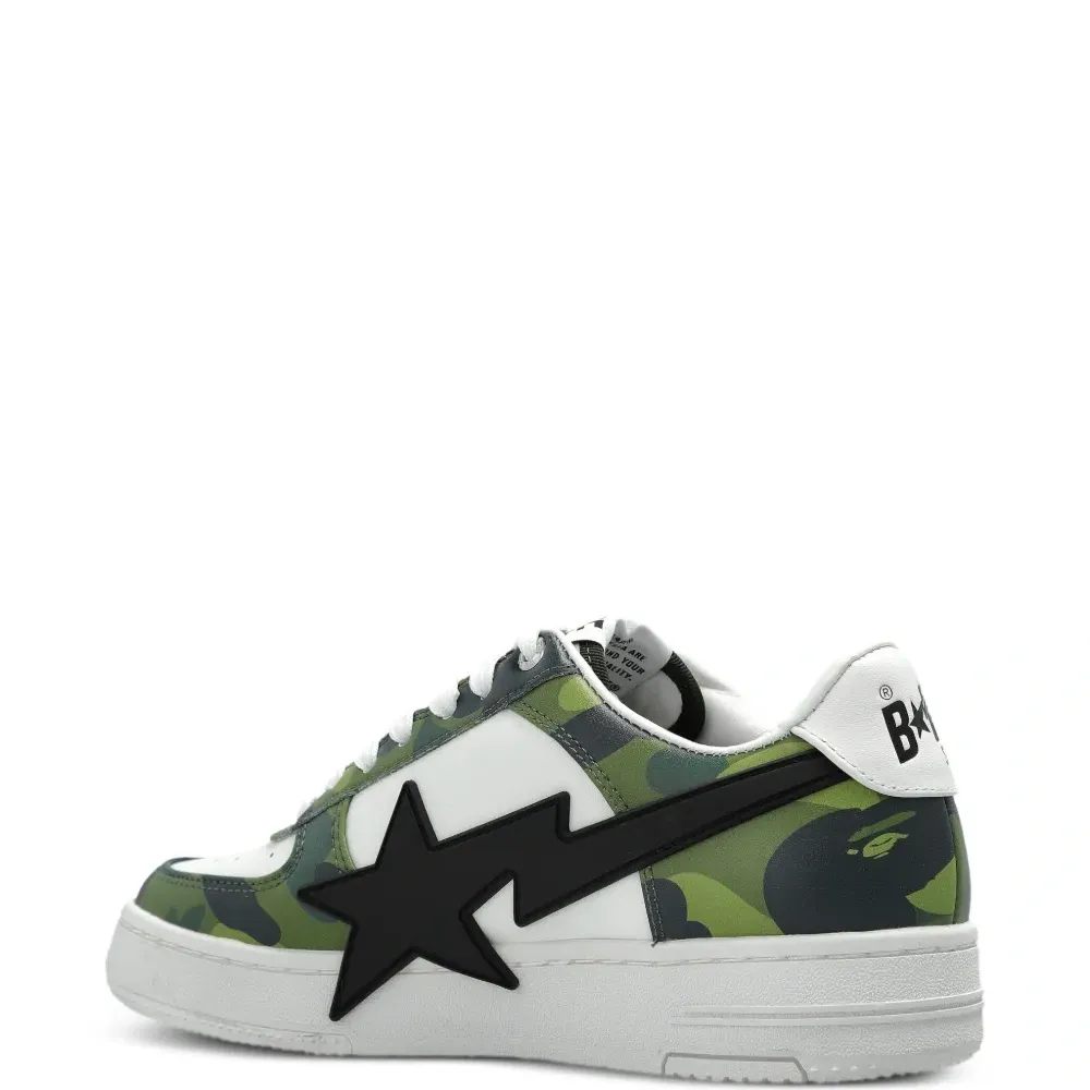 Кроссовки с камуфляжным узором и аппликацией