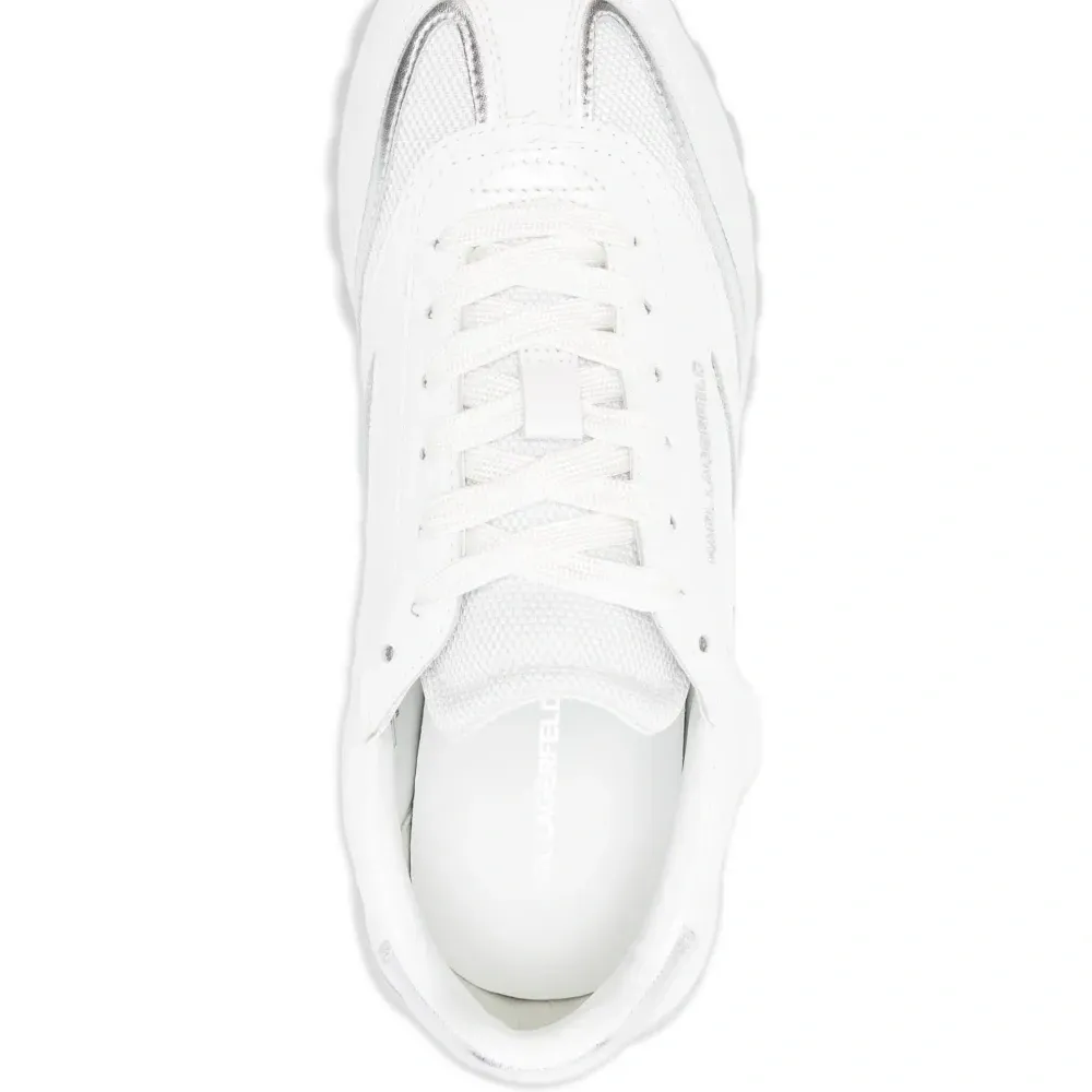 Кожаные кроссовки