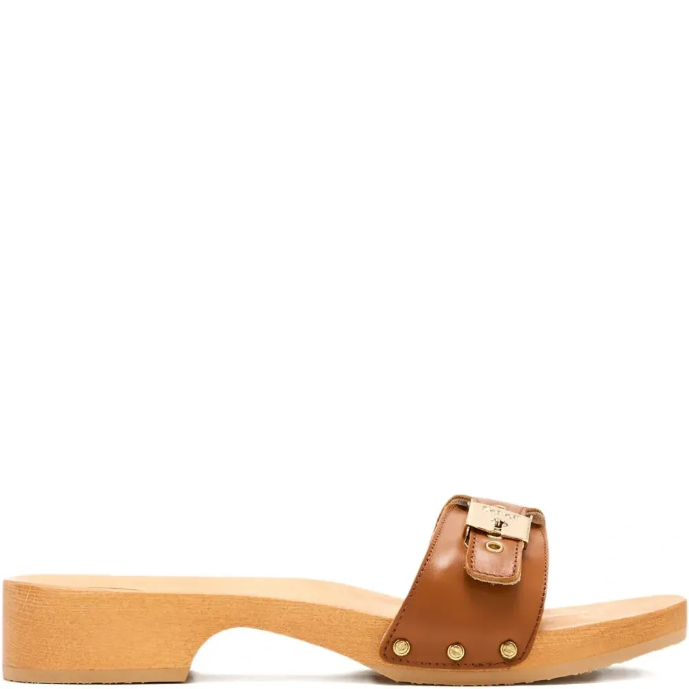 Сандалии с пряжками