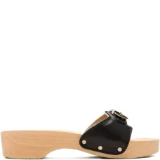 Босоножки с пряжками