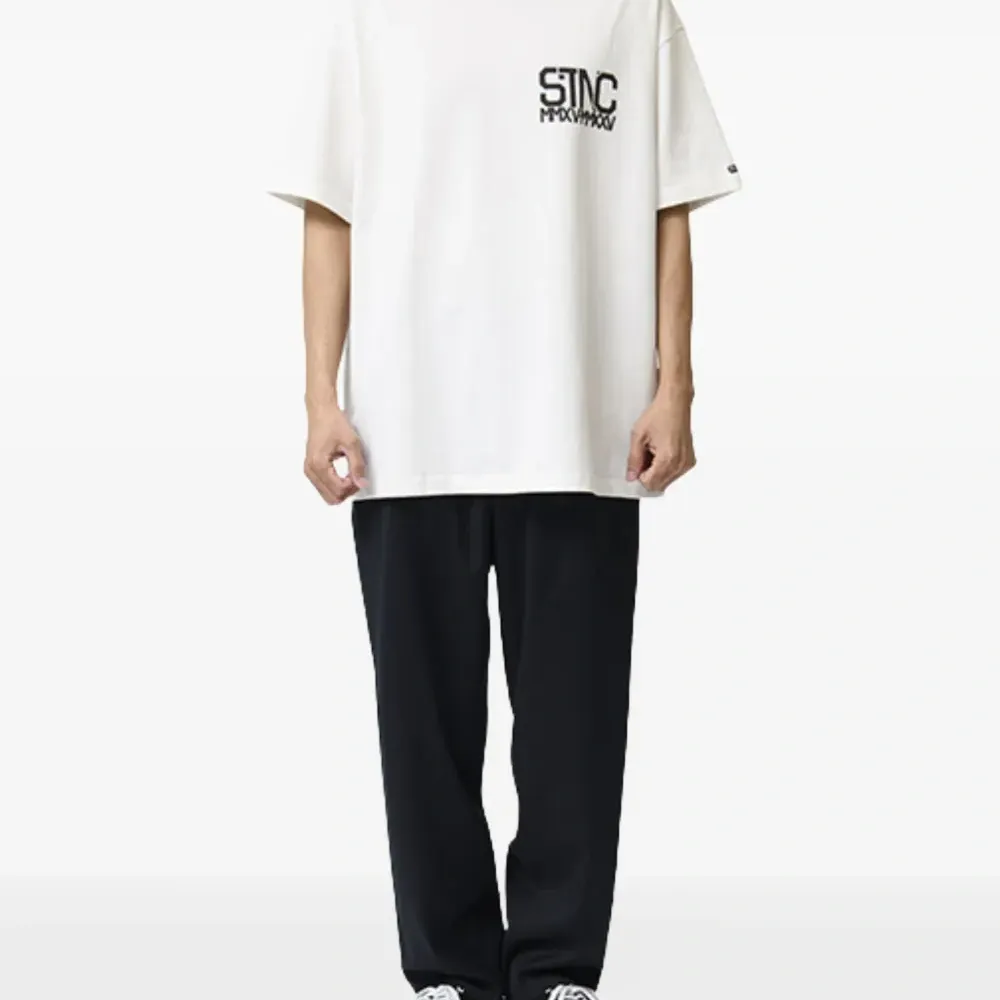 Футболка с графичным принтом Футболка с графичным принтом