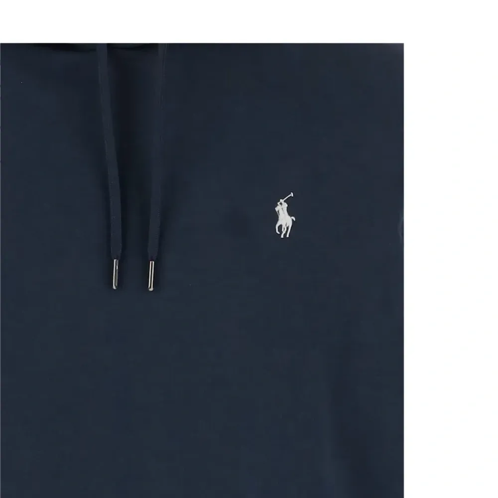 худи с кулиской и вышитым логотипом