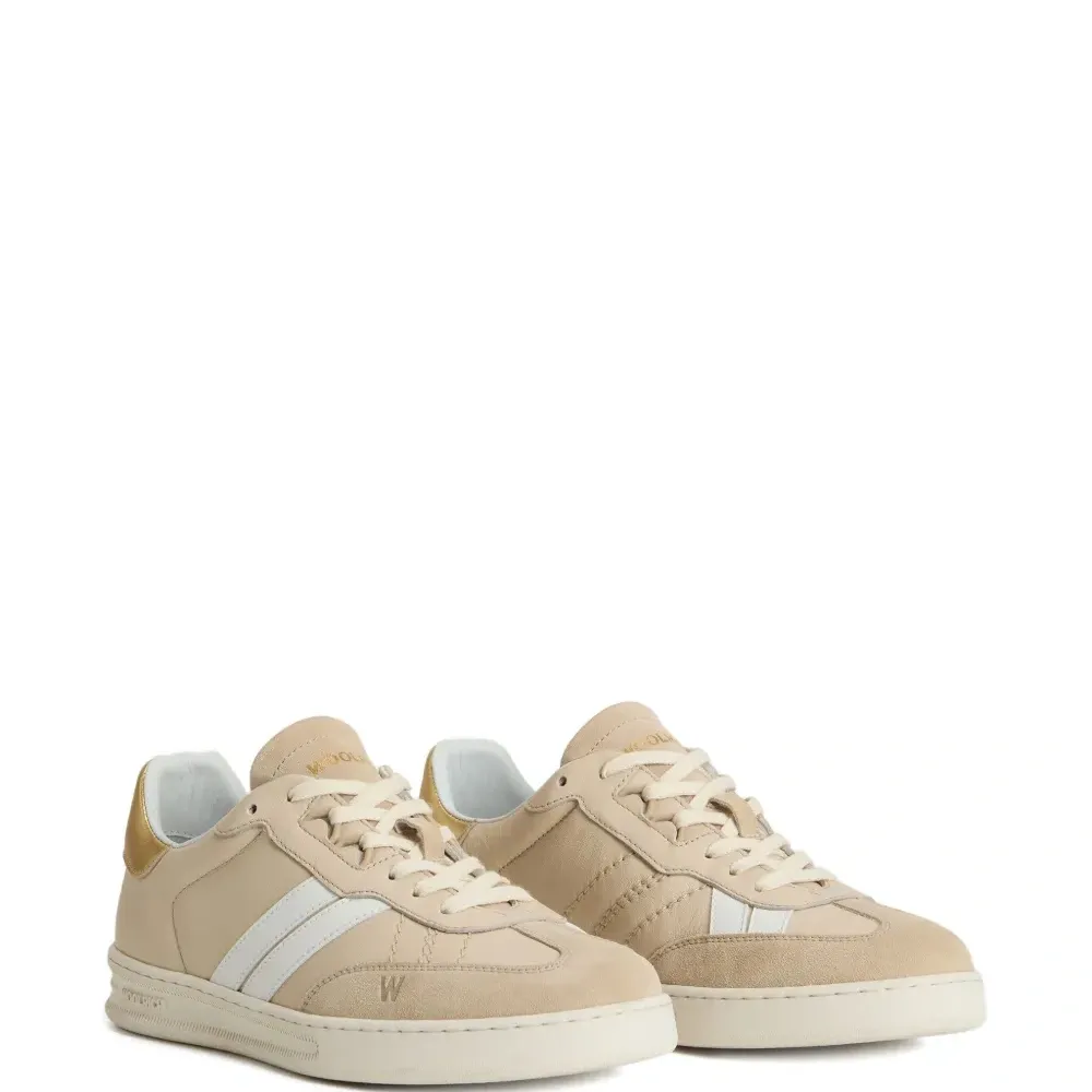 Кроссовки с контрастными полосками