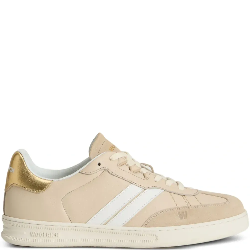 Кроссовки с контрастными полосками