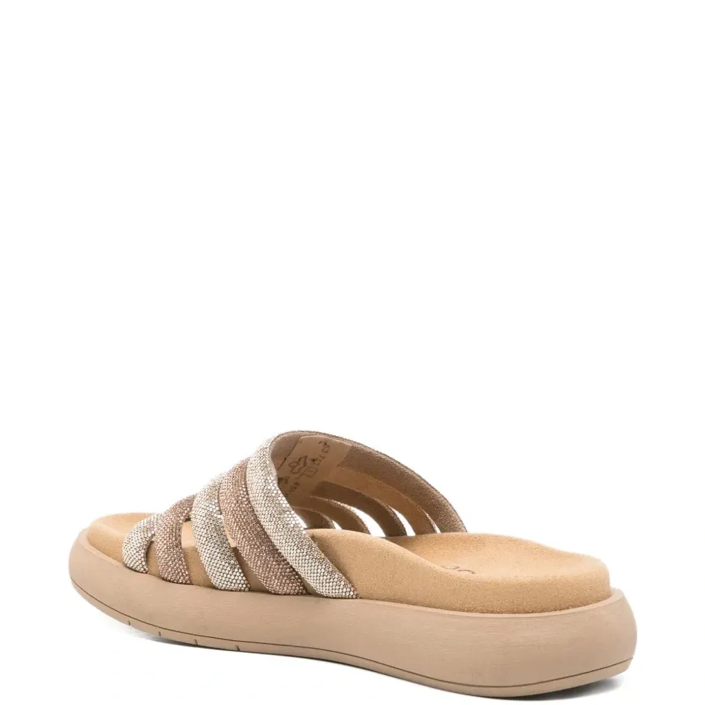 Шлепанцы с ремешками