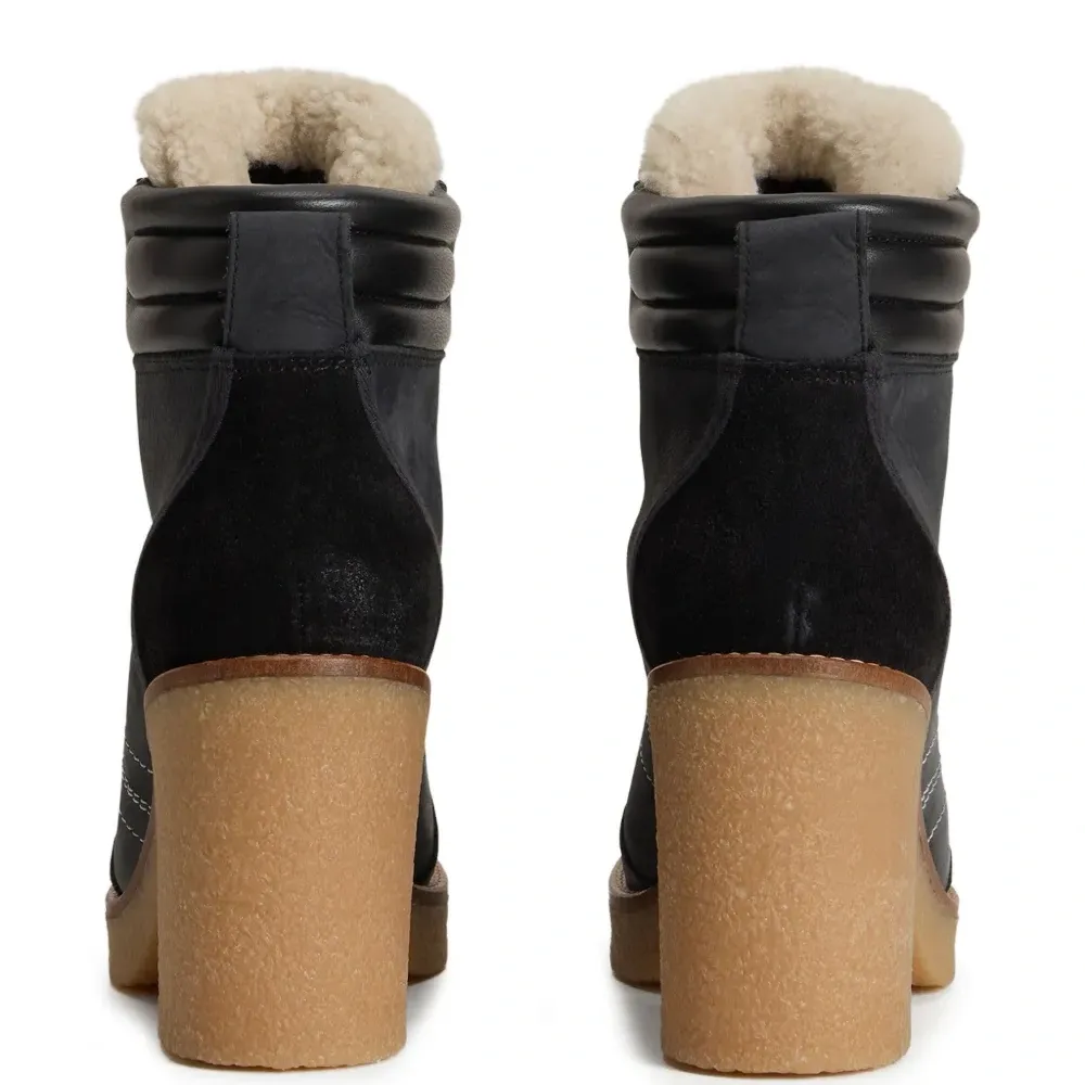 Ботинки из овчины на шнуровке