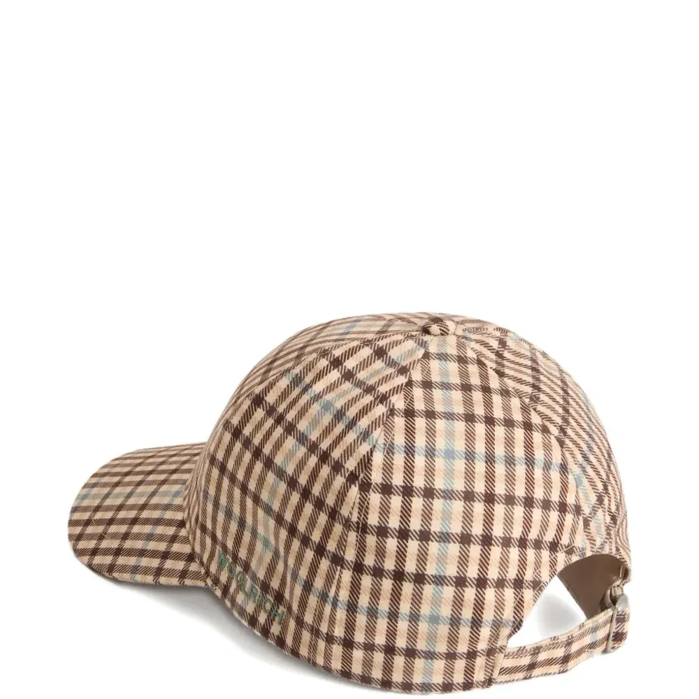 Бейсболка в клетку